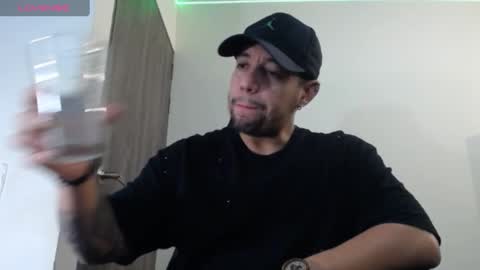 Snapshot of spartacus_cam chatting on 01-17-25, 05:42 online show from 01-17-25, 05:42