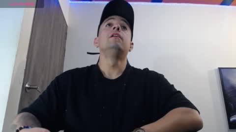 Snapshot of spartacus_cam chatting on 01-18-25, 06:34 online show from 01-18-25, 06:34