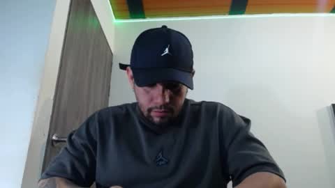 Snapshot of spartacus_cam chatting on 02-09-25, 05:50 online show from 02-09-25, 05:50