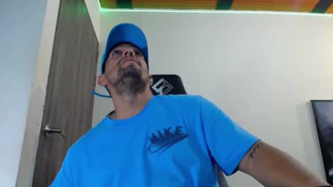 Snapshot of spartacus_cam chatting on 02-27-25, 06:07 online show from 02-27-25, 06:07