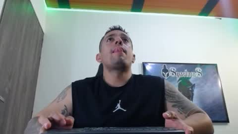 Snapshot of spartacus_cam chatting on 09-16-25, 05:19 online show from 09-16-25, 05:19