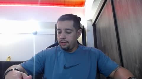     online show from 01-18-26, 05:33