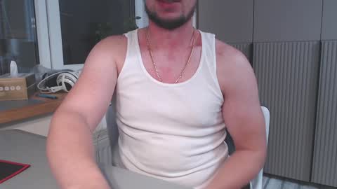 Snapshot of spb78 chatting on 12-19-24, 11:35 Art online show from 12-19-24, 11:35