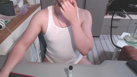 Snapshot of spb78 chatting on 05-06-26, 07:30 Art online show from 05-06-26, 07:30
