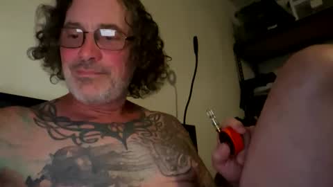 Snapshot of specter1972 chatting on 05-18-26, 11:32 specter1972 online show from 05-18-26, 11:32