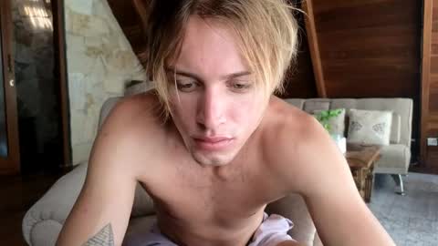 Sasha --  online show from 04-15-26, 01:01