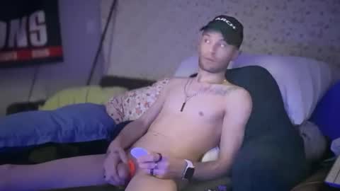 Snapshot of spell_man95 chatting on 05-20-26, 03:51 Silas online show from 05-20-26, 03:51