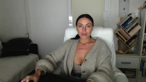 Carla online show from 10-01-25, 05:19