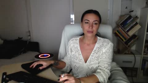 Carla online show from 10-06-25, 03:53