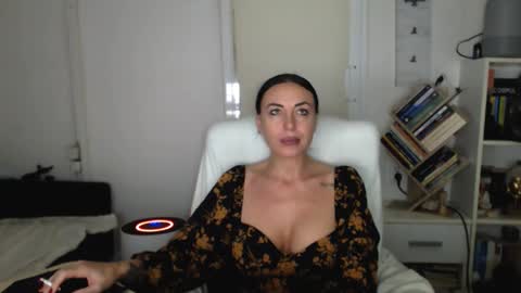 Carla online show from 10-18-25, 04:08