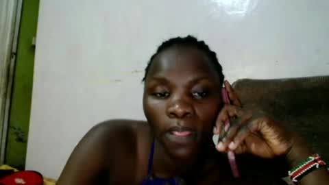 Snapshot of spicy_bella69 chatting on 06-17-26, 05:43 spicy_bella69 online show from 06-17-26, 05:43