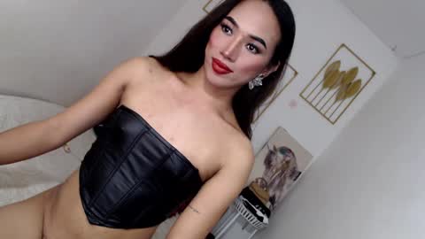 Snapshot of spicy_kinky chatting on 12-10-24, 10:05 Alora online show from 12-10-24, 10:05