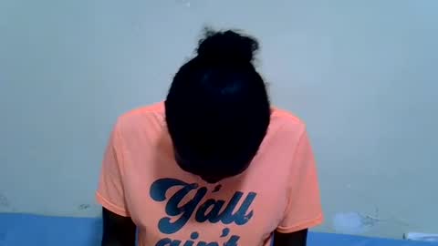 Snapshot of spicy_kittie chatting on 06-24-26, 11:53 Kittle online show from 06-24-26, 11:53