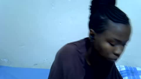Snapshot of spicy_kittie chatting on 07-15-26, 06:13 Kittle online show from 07-15-26, 06:13