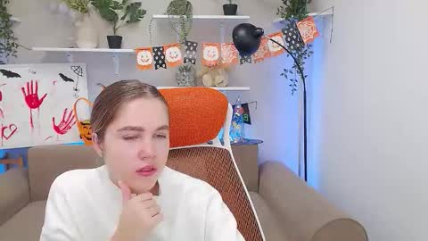 spicy_lexi online show from 10-17-25, 06:27