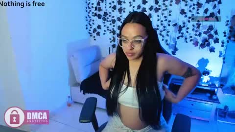 Snapshot of spicydollx_1 chatting on 05-09-26, 09:36 Geraldin online show from 05-09-26, 09:36
