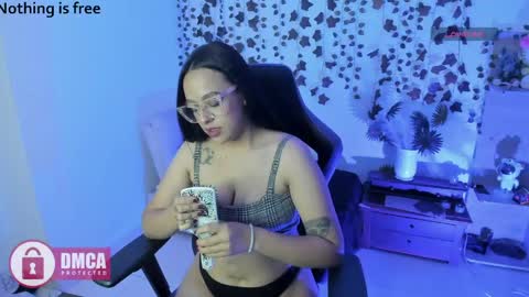 Snapshot of spicydollx_1 chatting on 05-16-26, 07:34 Geraldin online show from 05-16-26, 07:34