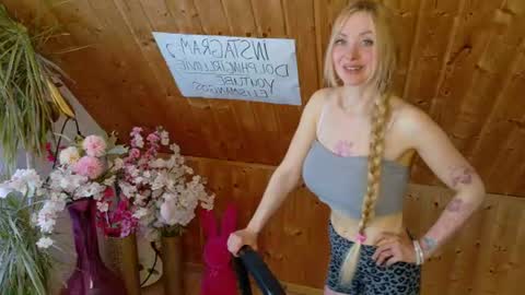Snapshot of spicyeli chatting on 06-24-26, 01:32 Eli online show from 06-24-26, 01:32