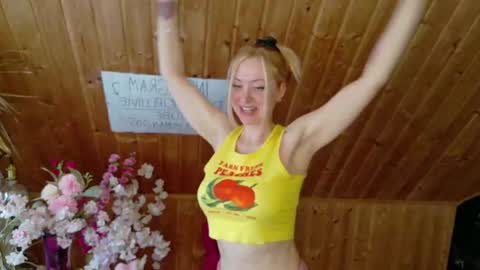 Snapshot of spicyeli chatting on 07-16-26, 01:17 Eli online show from 07-16-26, 01:17