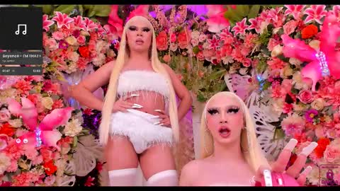 Snapshot of spicysluts chatting on 09-14-25, 07:51 Alison Sharon online show from 09-14-25, 07:51