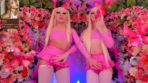 Snapshot of spicysluts chatting on 10-16-25, 12:55 Alison Sharon online show from 10-16-25, 12:55