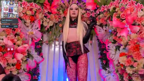 Snapshot of spicysluts chatting on 10-29-25, 03:31 Alison Sharon online show from 10-29-25, 03:31