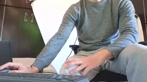 Marco. When Im offline you can view premium content in bio online show from 10-28-25, 09:46