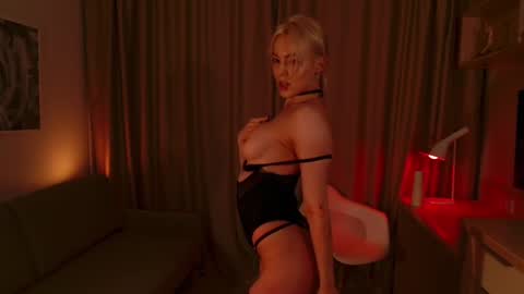 Elizabeth online show from 12-27-24, 06:42