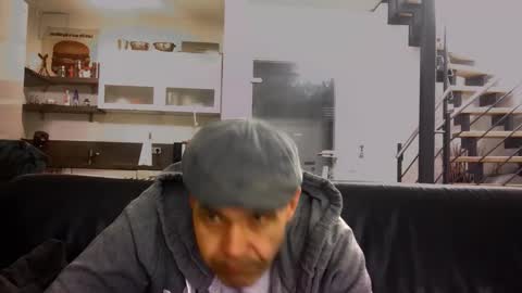 Snapshot of spliffray chatting on 05-15-26, 02:35 spliffray online show from 05-15-26, 02:35