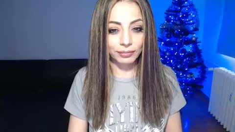 Doll online show from 12-25-24, 11:11