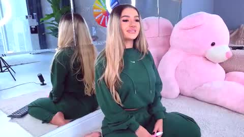 Anna online show from 03-28-26, 10:26