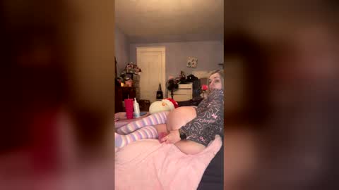 Snapshot of sporegeous chatting on 02-08-26, 08:12 sporegeous online show from 02-08-26, 08:12