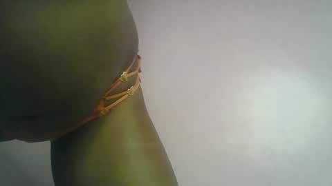 Snapshot of squirt_goddess_ chatting on 02-19-26, 12:01 Emmah online show from 02-19-26, 12:01