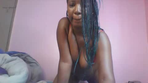 Snapshot of squirt_goddess_ chatting on 03-01-26, 08:49 Emmah online show from 03-01-26, 08:49