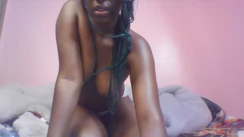 Snapshot of squirt_goddess_ chatting on 03-01-26, 08:55 Emmah online show from 03-01-26, 08:55