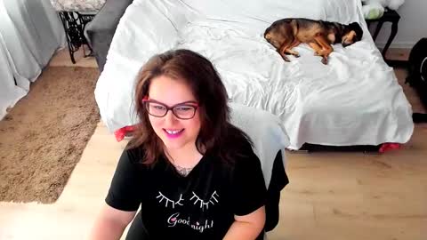 Snapshot of squirt_kimmm chatting on 09-17-25, 06:48 Kim online show from 09-17-25, 06:48