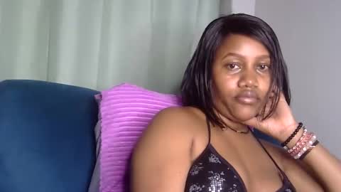 Snapshot of squirtqueen333 chatting on 12-05-24, 08:00 shana online show from 12-05-24, 08:00