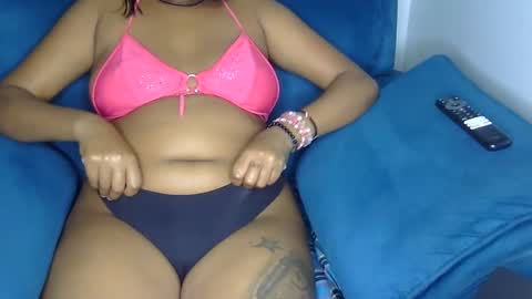 Snapshot of squirtqueen333 chatting on 12-06-24, 07:01 shana online show from 12-06-24, 07:01