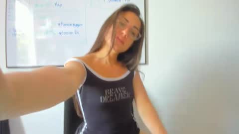 Snapshot of squirttati33 chatting on 11-14-25, 04:17 Tati online show from 11-14-25, 04:17