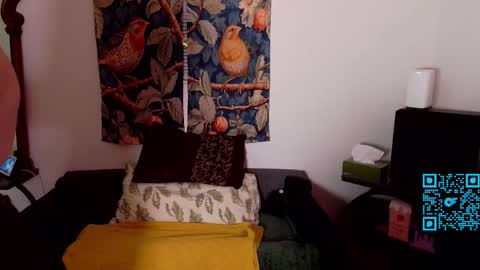 Earthling Gurl Michelle Allergy online show from 02-11-26, 01:32