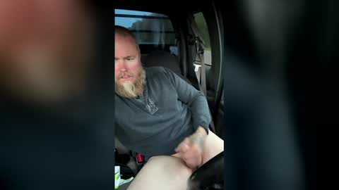 Snapshot of sqzxriehlqqw chatting on 05-14-26, 12:17 Luv2Cum4u online show from 05-14-26, 12:17