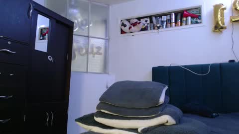 Snapshot of sr_porn01 chatting on 01-23-25, 02:39 sr_porn01 online show from 01-23-25, 02:39