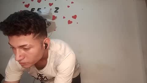 Snapshot of sradicto chatting on 09-12-25, 02:55 Flacofitxx online show from 09-12-25, 02:55