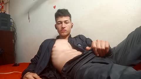 Snapshot of sradicto chatting on 10-19-25, 01:06 Flacofitxx online show from 10-19-25, 01:06