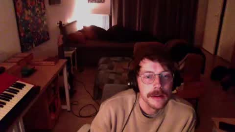 Snapshot of ssnttsnttsnss chatting on 12-05-24, 02:42 Roger online show from 12-05-24, 02:42