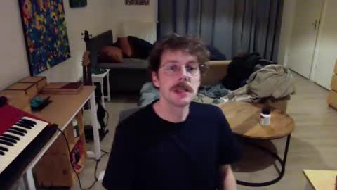 Snapshot of ssnttsnttsnss chatting on 12-05-24, 10:55 Roger online show from 12-05-24, 10:55