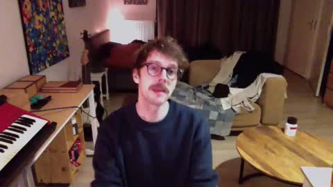 Snapshot of ssnttsnttsnss chatting on 12-07-24, 12:41 Roger online show from 12-07-24, 12:41