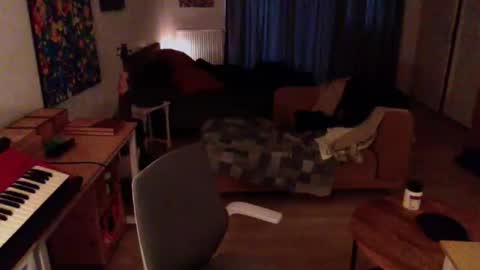 Snapshot of ssnttsnttsnss chatting on 12-08-24, 11:14 Roger online show from 12-08-24, 11:14