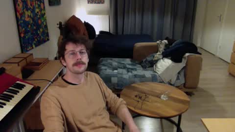 Snapshot of ssnttsnttsnss chatting on 12-09-24, 09:28 Roger online show from 12-09-24, 09:28