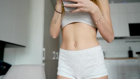 Scarlett online show from 04-08-26, 09:42